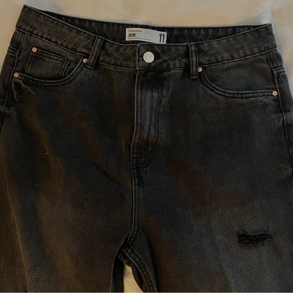 Black denim mom jeans - Picture 2 of 3